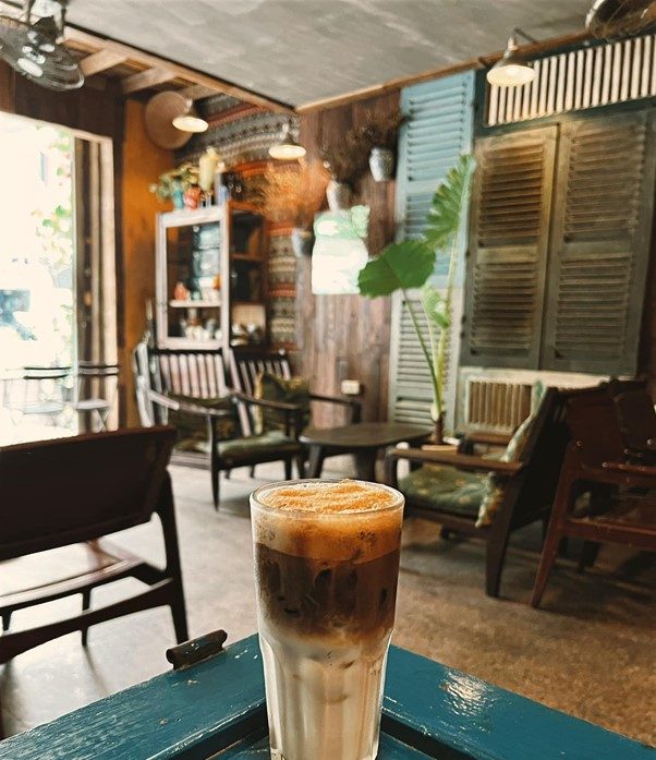 Nhà Saigon Cafe- quán cà phê mua mang về gần đây