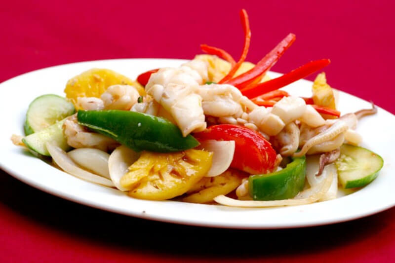 cách nấu món mực xào dưa leo