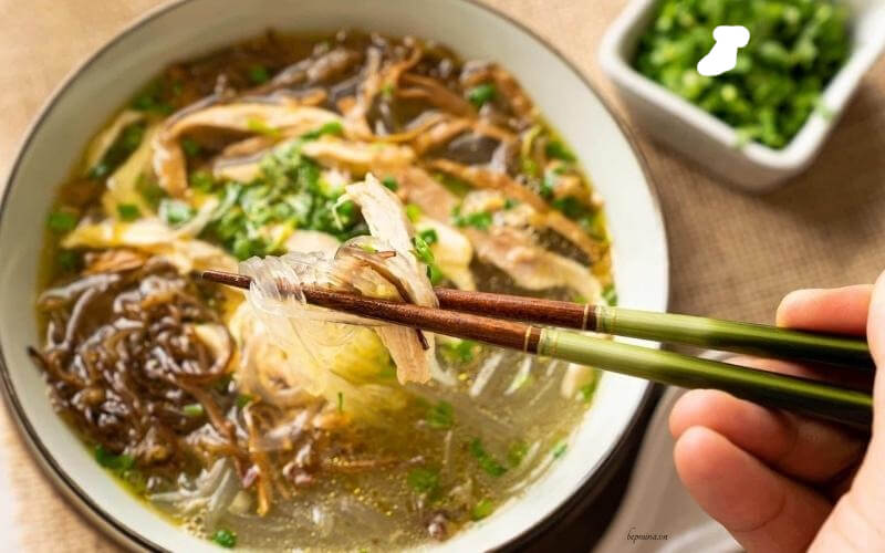 cách làm món gà nấu măng khô