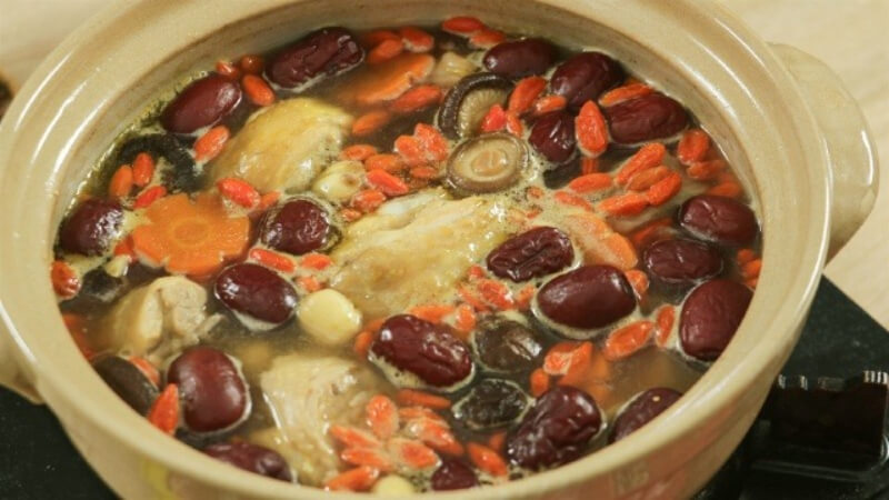 cách nấu món gà hầm hạt sen