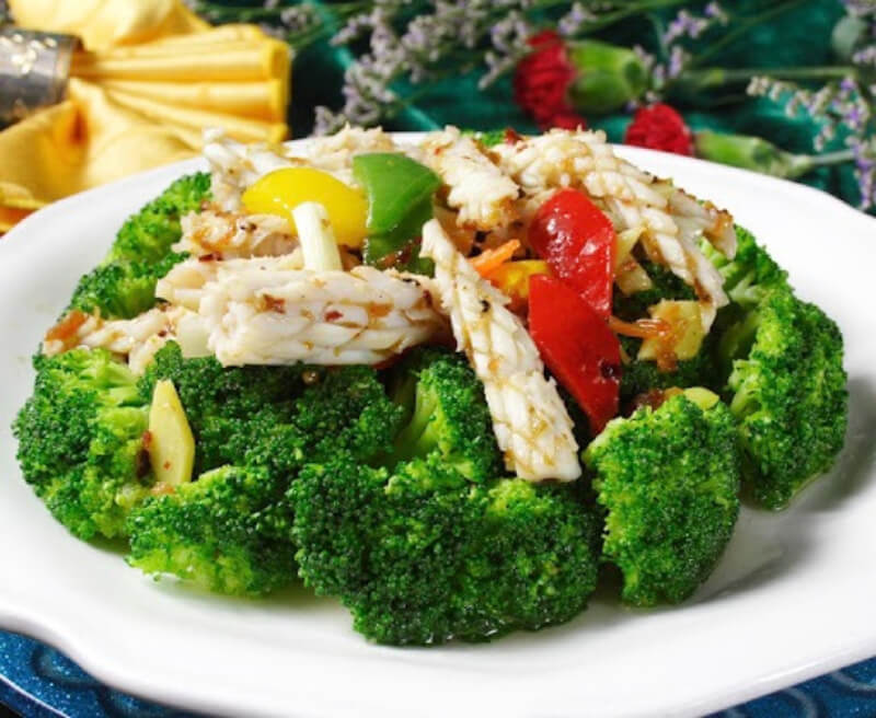 cách nấu món mực xào bông cải xanh