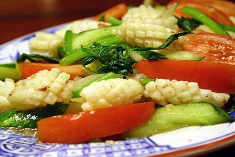 cách nấu món mực xào dưa leo cà chua