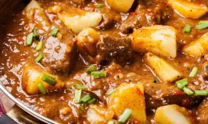 Cách nấu món thịt bò hầm khoai tây