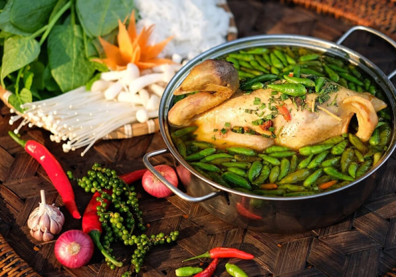 món gà nấu ớt hiểm
