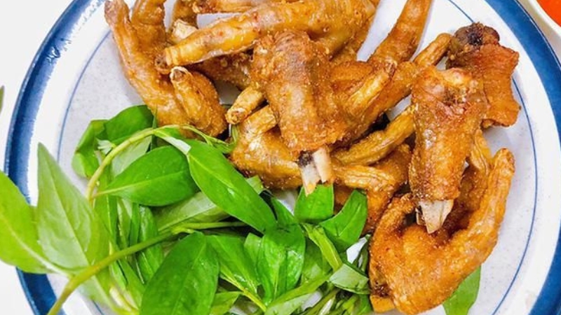 Cách làm chân gà chiên mắm tỏi thơm nức mũi