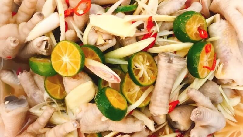cách làm chân gà ngâm sả tắc