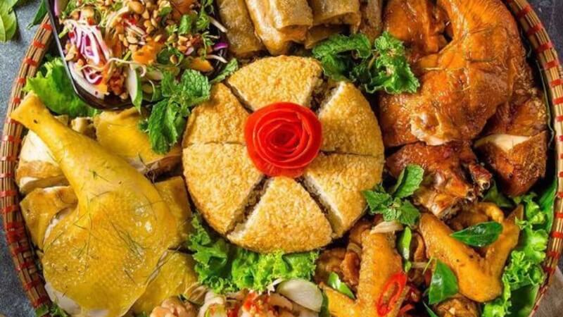 Gà bó xôi vàng giòn, nhân gà thấm vị đậm đà
