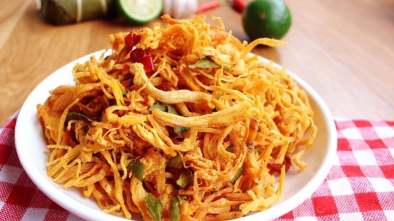 cách làm khô gà lá chanh dễ dàng