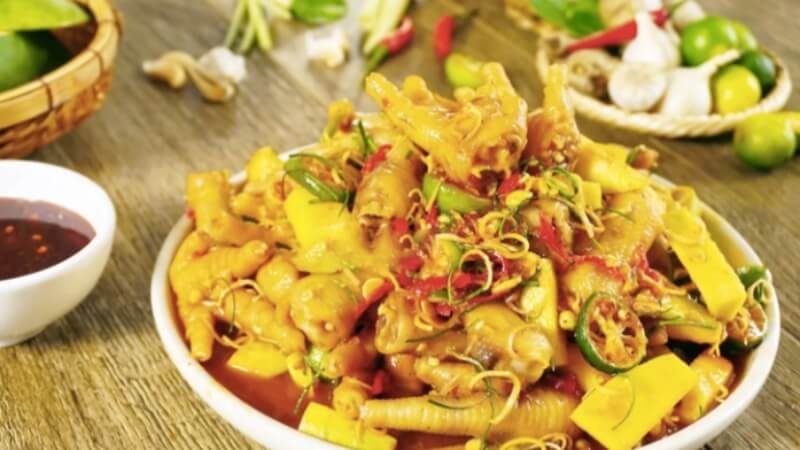 cách làm chân vịt sốt thái